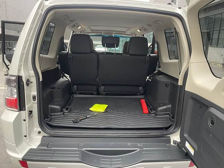 Фото 8 - Mitsubishi Pajero