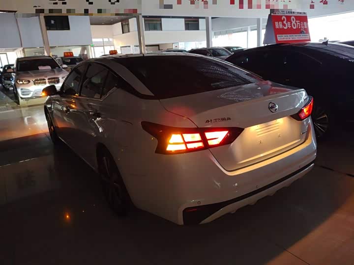 Фото 5 - Nissan Teana