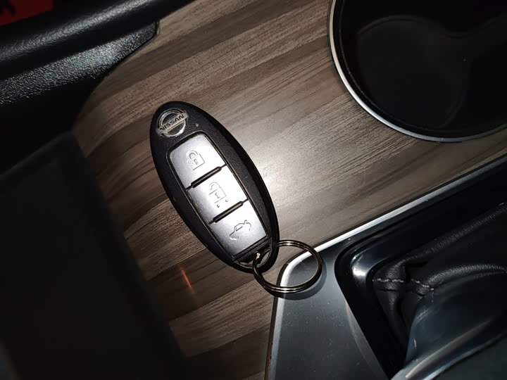 Фото 9 - Nissan Teana