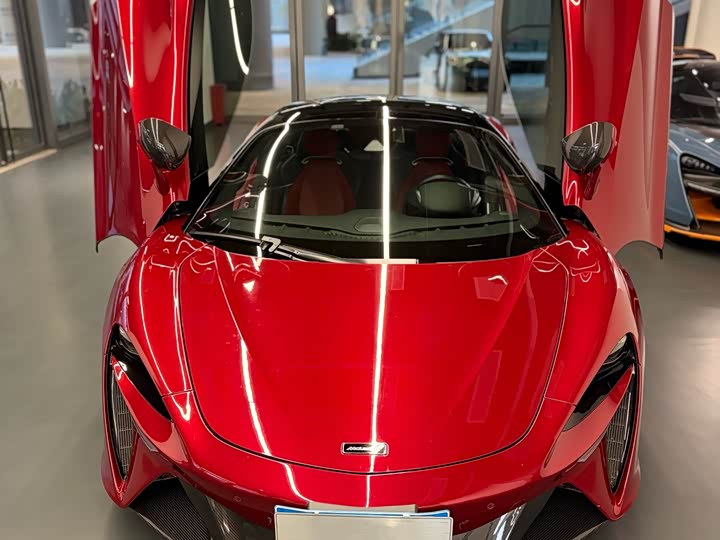 Фото 2 - McLaren Artura