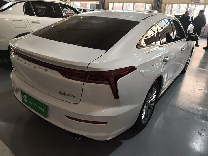 Фото 7 - Bestune B70