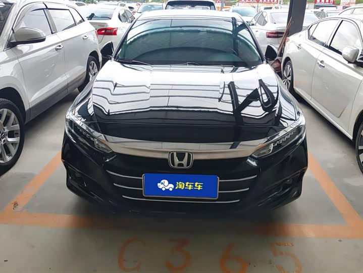 Фото 2 - Honda Accord