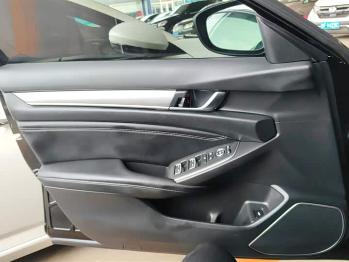 Фото 7 - Honda Accord