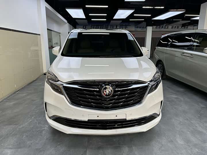 Фото 2 - Buick GL8 ES