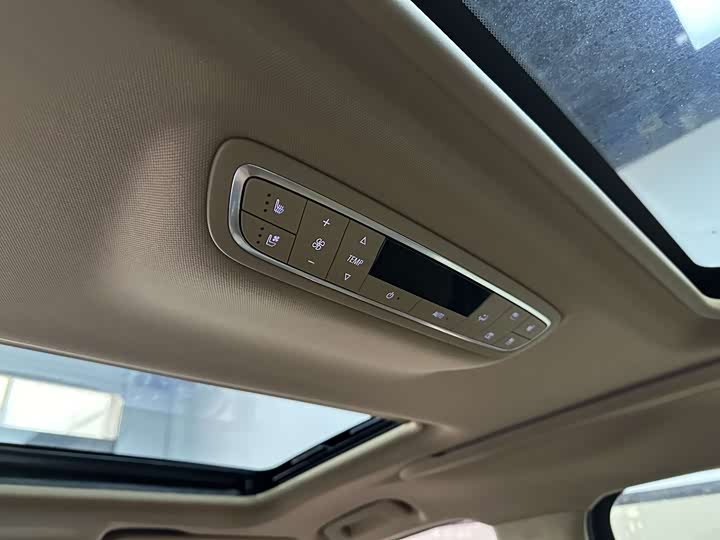 Фото 9 - Buick GL8 ES