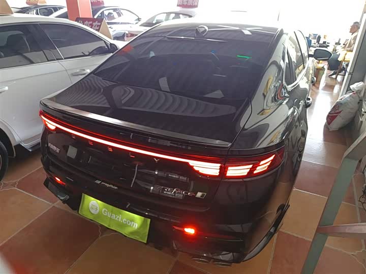 Фото 7 - Geely Preface