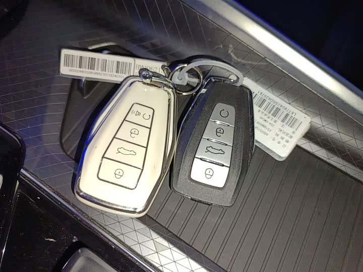 Фото 9 - Geely Preface