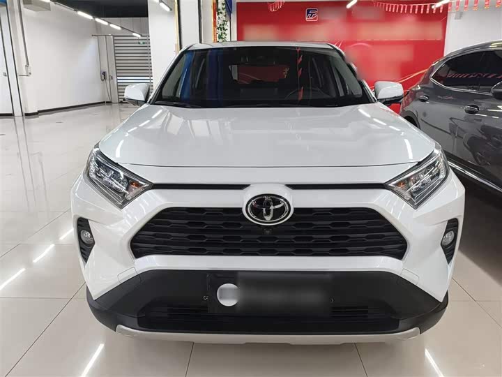 Фото 3 - Toyota RAV4