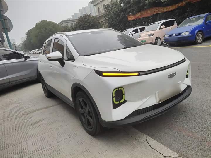 Фото 4 - Geely Geometry E Firefly