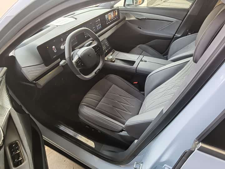 Фото 6 - Voyah Passion