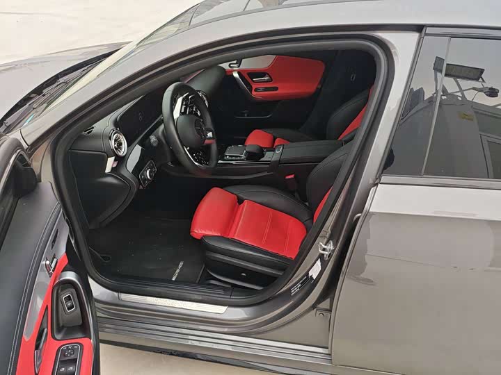 Фото 7 - Mercedes-Benz A-Class AMG