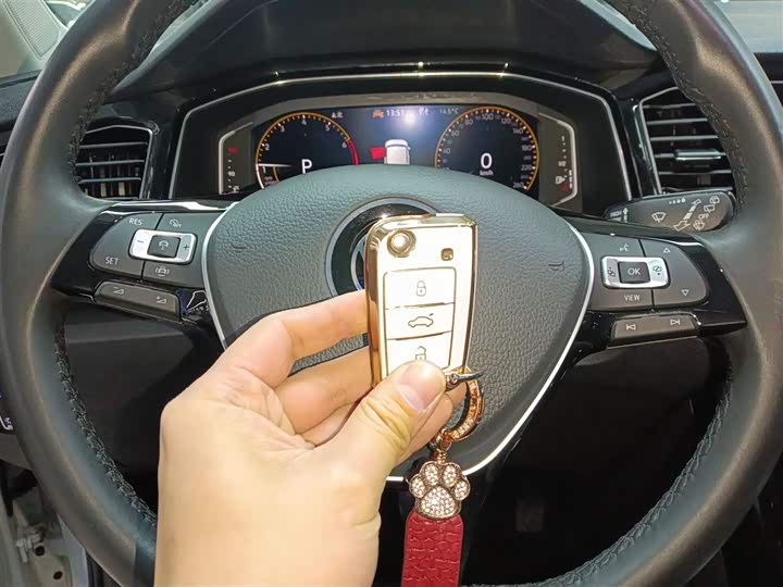 Фото 9 - Volkswagen T-Roc