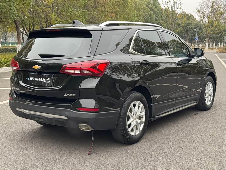 Фото 4 - Chevrolet Equinox