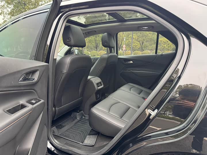 Фото 7 - Chevrolet Equinox