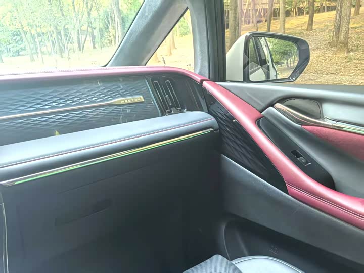 Фото 7 - GAC Trumpchi M8