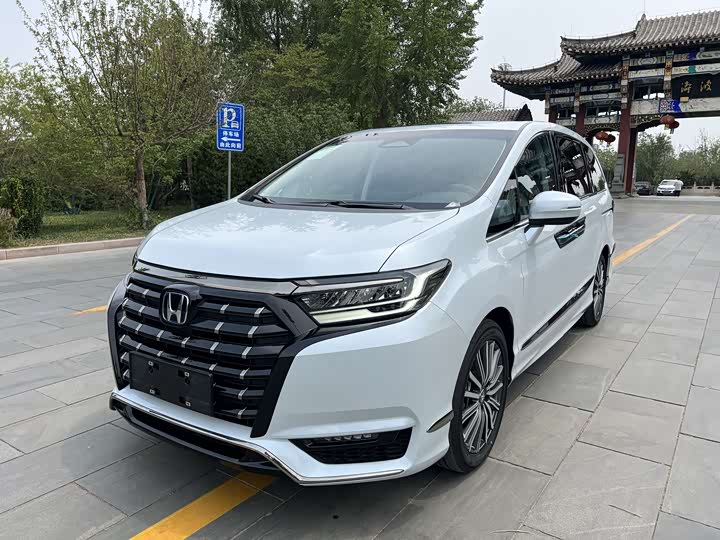 Фото 1 - Honda Elysion