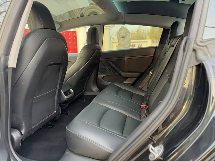 Фото 5 - Tesla Model 3