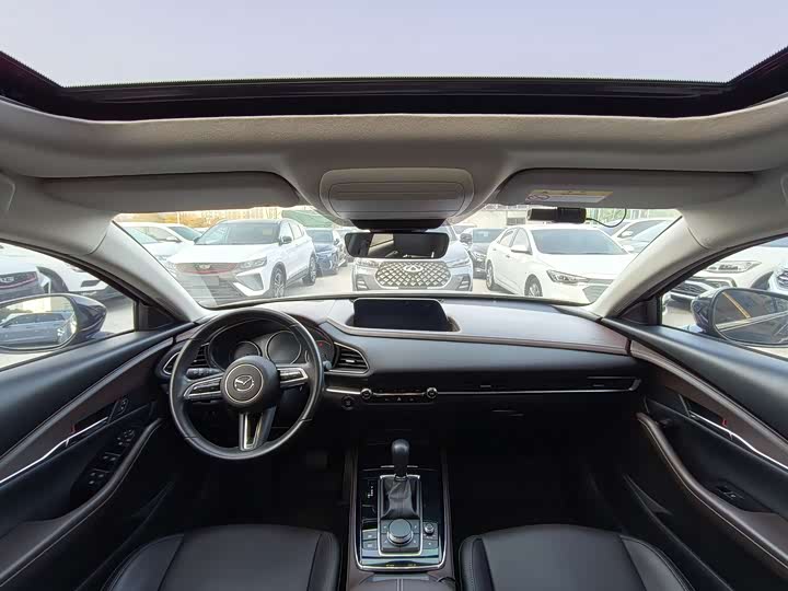 Фото 6 - Mazda CX-30