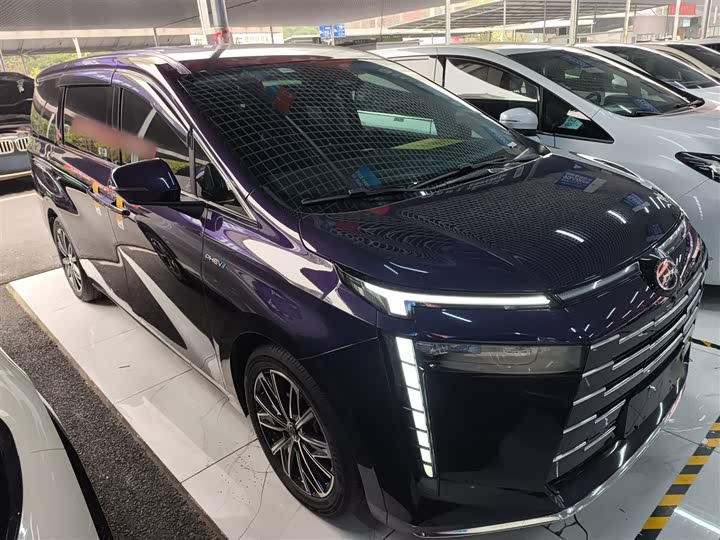 Фото 4 - GAC Trumpchi E8