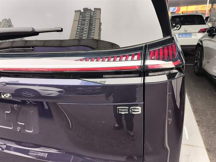 Фото 8 - GAC Trumpchi E8