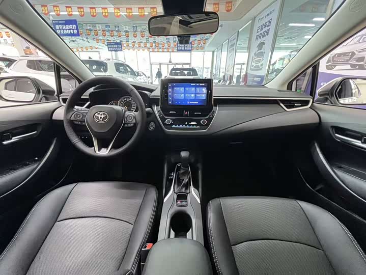 Фото 8 - Toyota Corolla