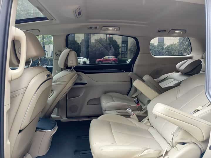 Фото 3 - Buick GL8 ES