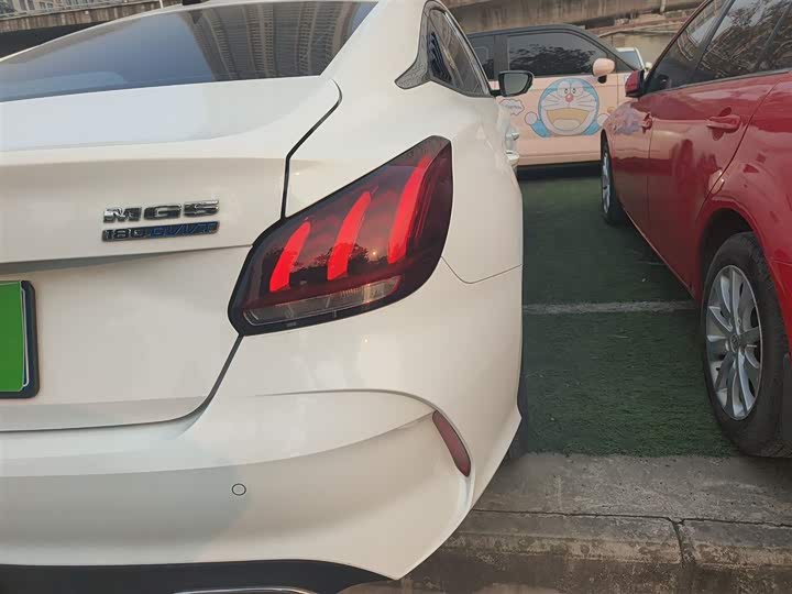 Фото 8 - MG Motor 5