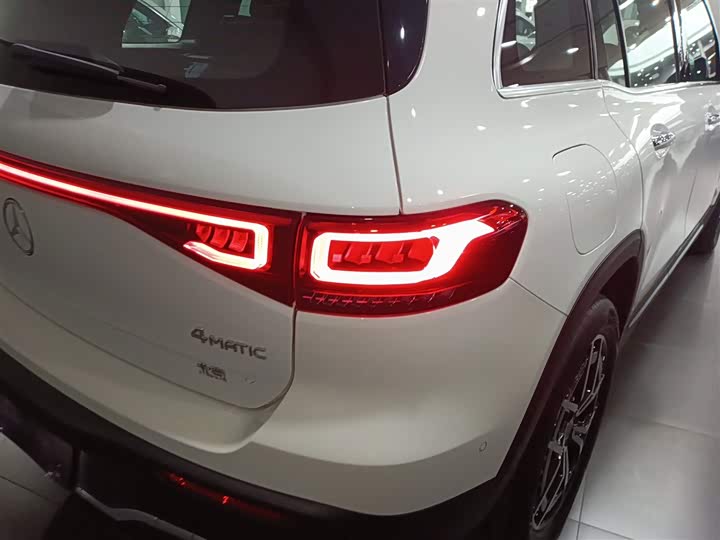 Фото 8 - Mercedes-Benz EQB