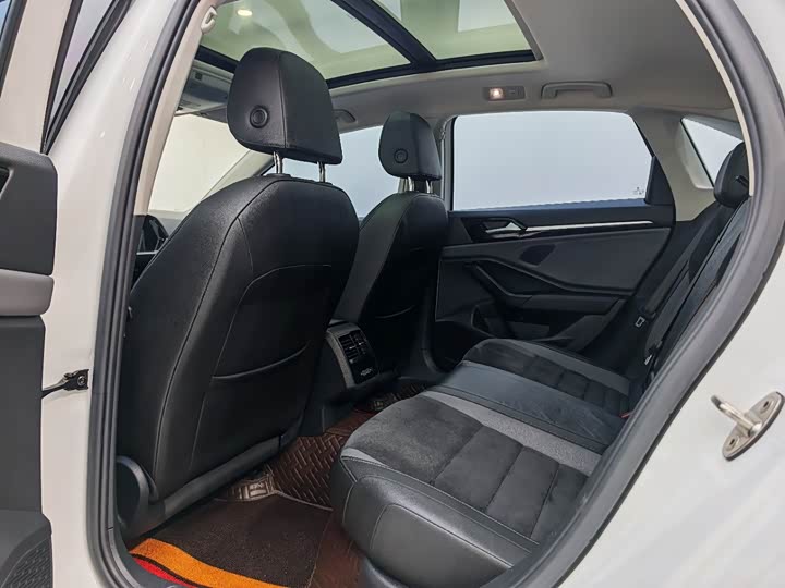 Фото 5 - Volkswagen Sagitar L