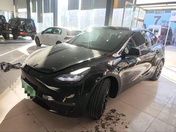 Фото 1 - Tesla Model Y