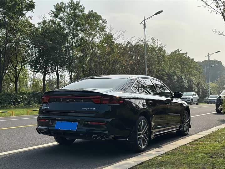 Фото 9 - Geely Preface