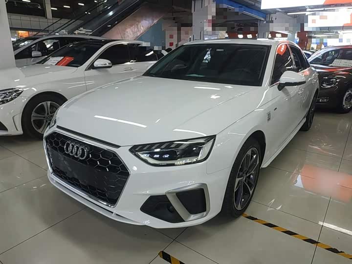 Фото 1 - Audi A4L