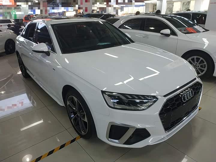 Фото 4 - Audi A4L