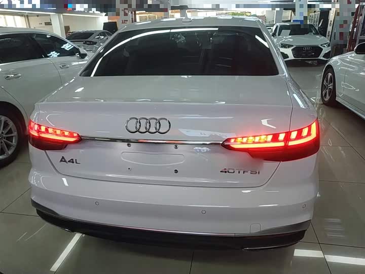 Фото 6 - Audi A4L