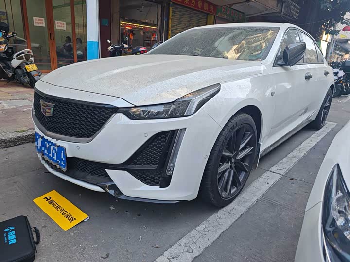 Фото 1 - Cadillac CT5