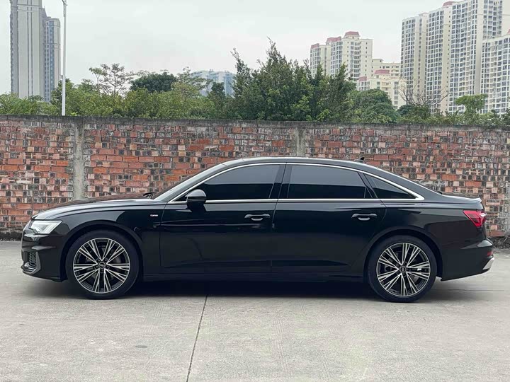 Фото 3 - Audi A6L