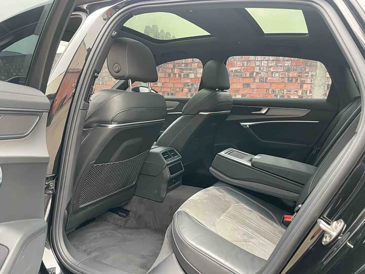 Фото 7 - Audi A6L