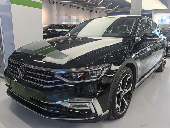 Фото 1 - Volkswagen Magotan