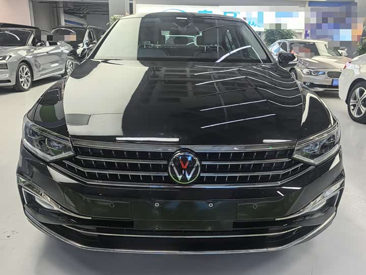 Фото 2 - Volkswagen Magotan