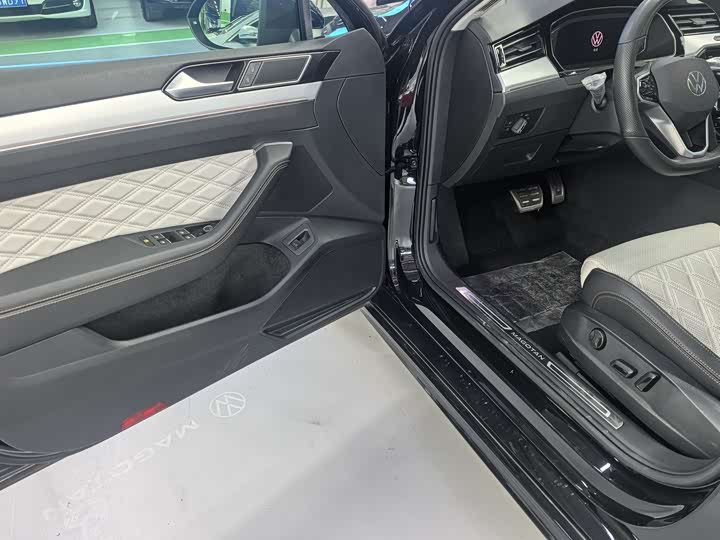 Фото 5 - Volkswagen Magotan