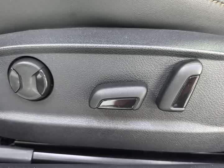 Фото 7 - Volkswagen Magotan