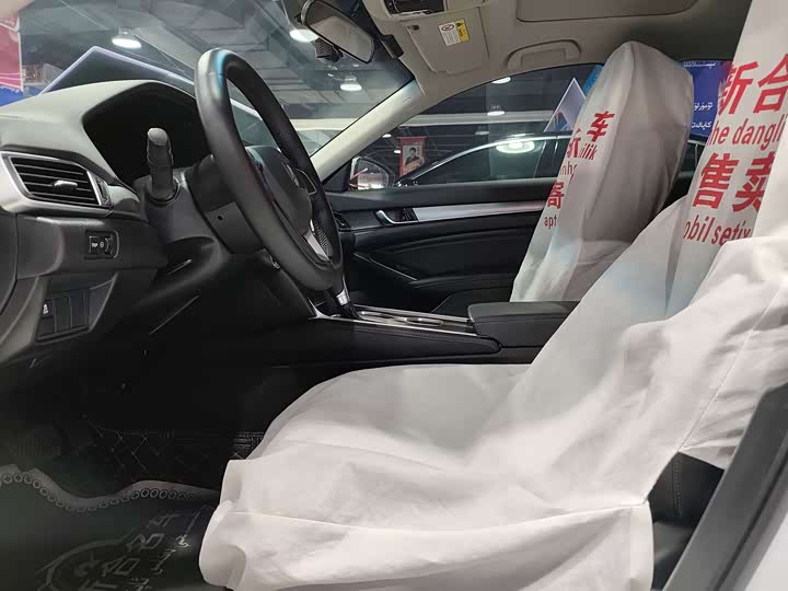 Фото 4 - Honda Accord