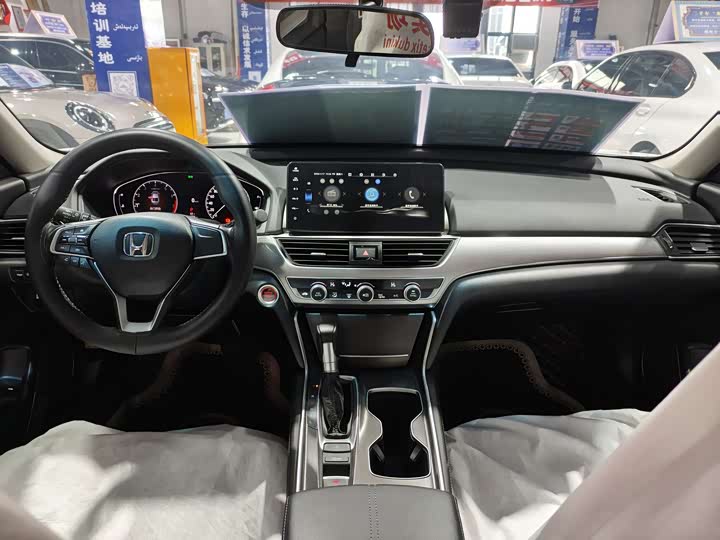 Фото 5 - Honda Accord