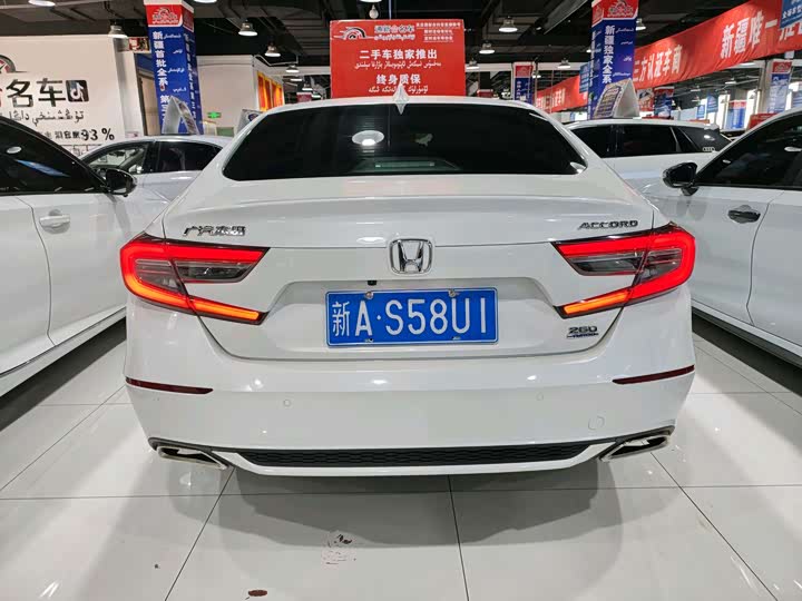 Фото 8 - Honda Accord