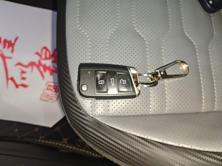 Фото 9 - Volkswagen Tiguan X