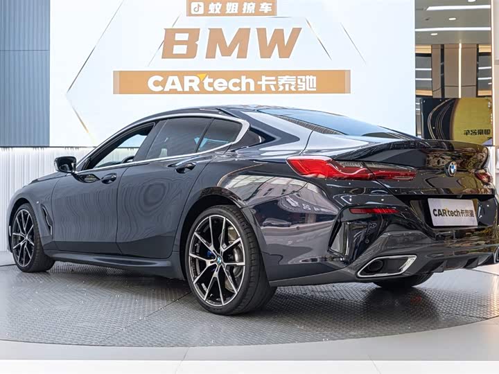 Фото 4 - BMW 8 Series
