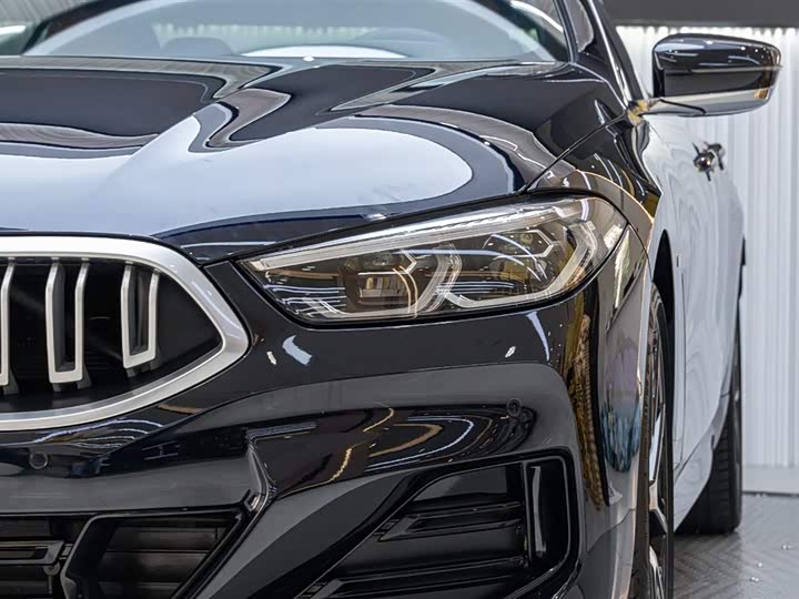 Фото 6 - BMW 8 Series