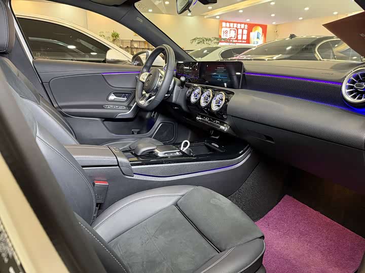 Фото 8 - Mercedes-Benz A-Class