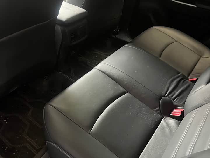 Фото 9 - Toyota RAV4