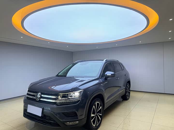 Фото 1 - Volkswagen Tharu